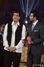 Anil Kapoor, Jeetendra at ITA Awards red carpet in Mumbai on 4th Nov 2012 (130).JPG